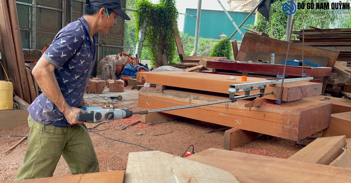 quy trình khoan gỗ nguyên khối